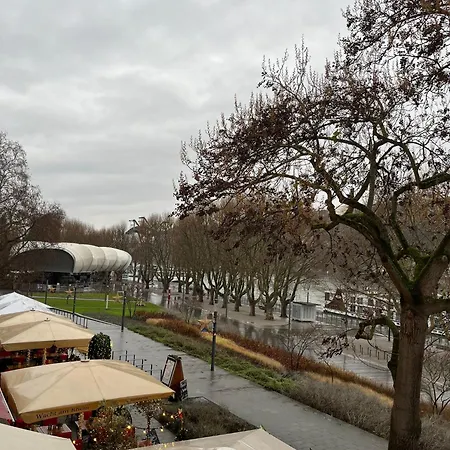 Apartment Rheinpanorama Mit Balkon